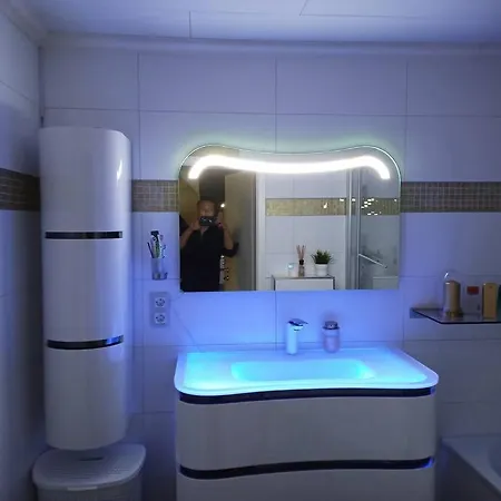 Appartamento Homeoffice Kueche Wlan Tv Mit Terrasse&grill +fahrrad *